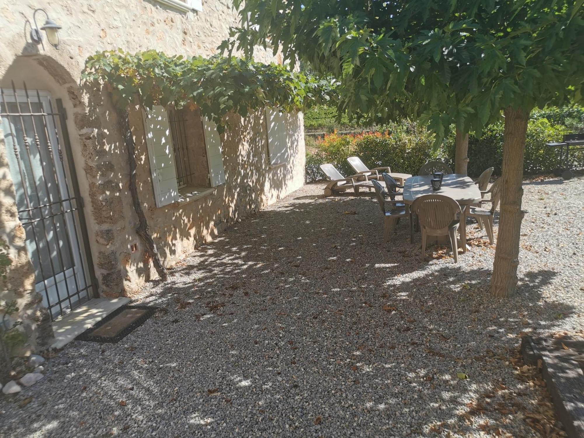 Jas De Marripey Apartment